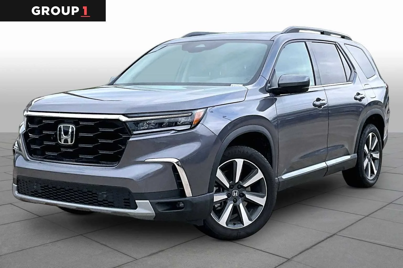 2025 Honda Pilot Touring AWD's photo
