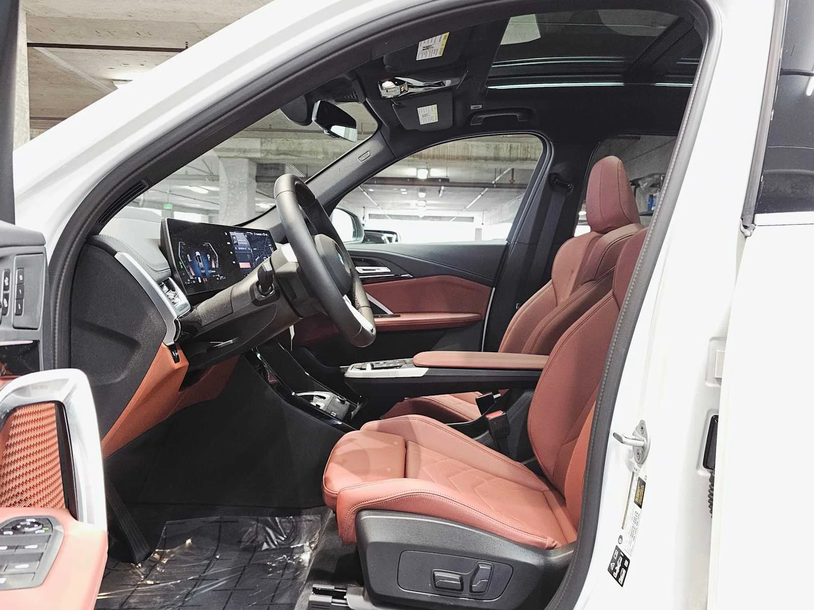 New 2026 Mineral White Metallic BMW xDrive28i image 23