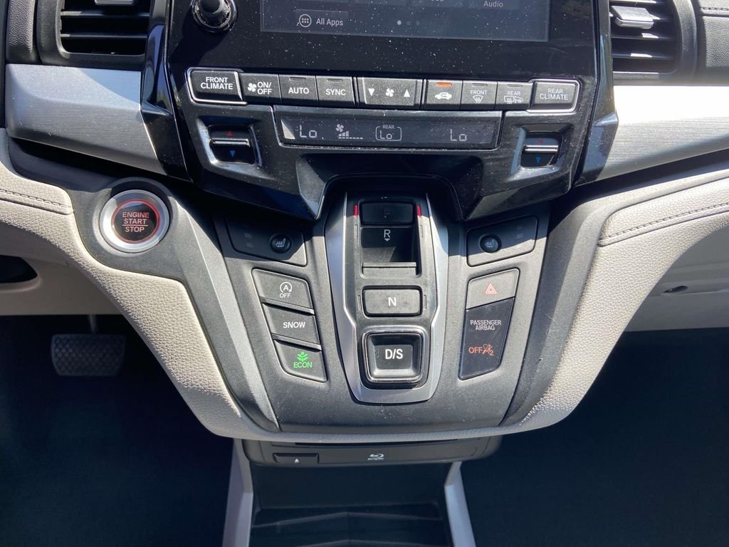Used 2018  Honda Touring image 26