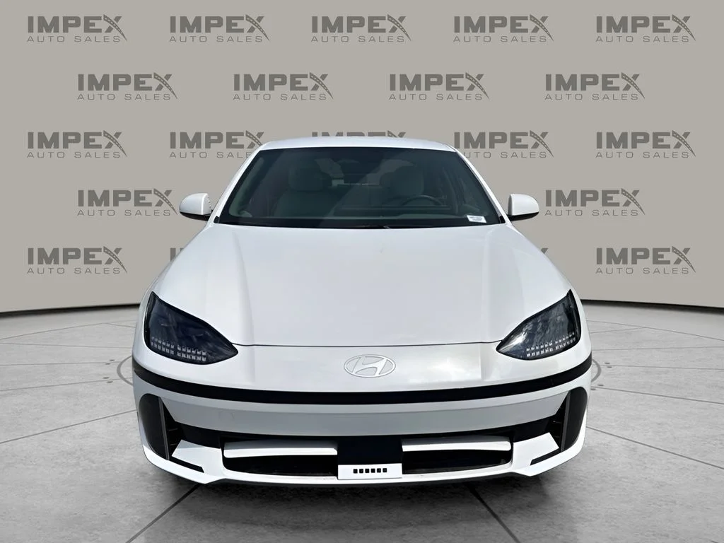 Used 2025 White Hyundai SEL image 8
