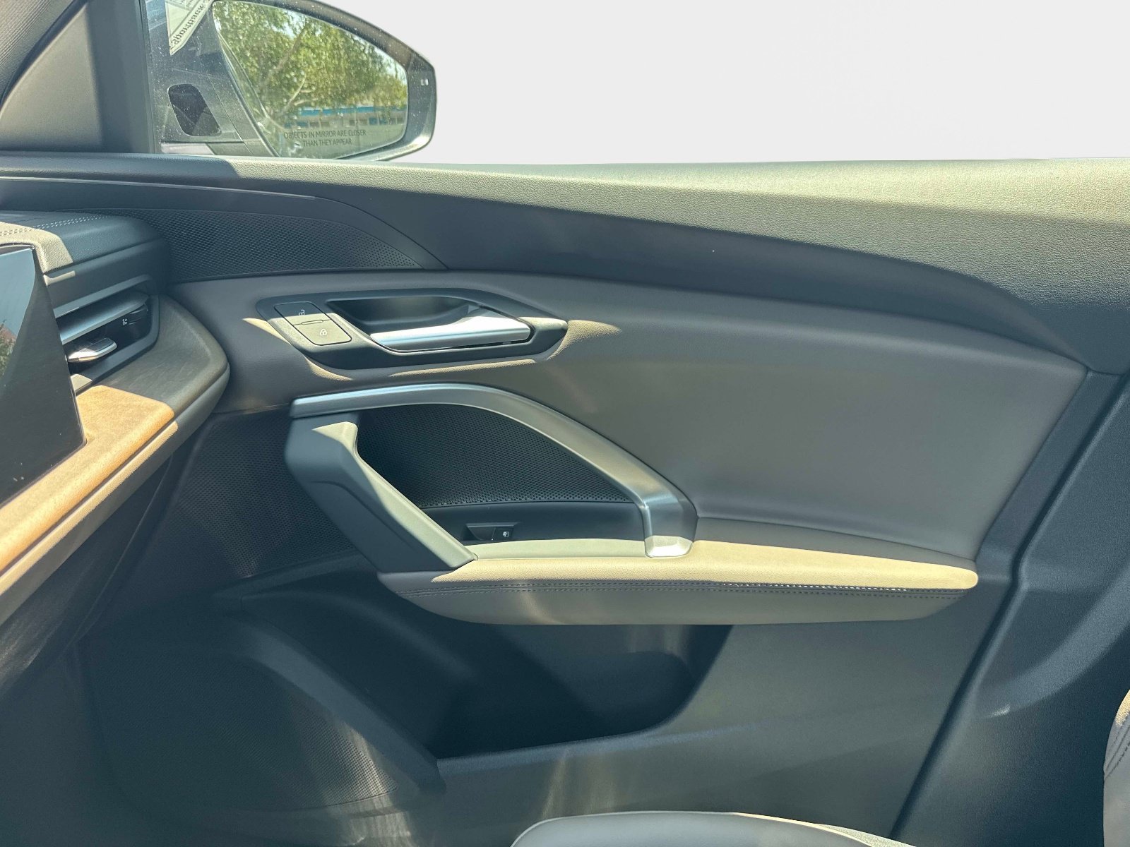 New 2026 Daytona Gray Pearl Effect Audi Premium image 23