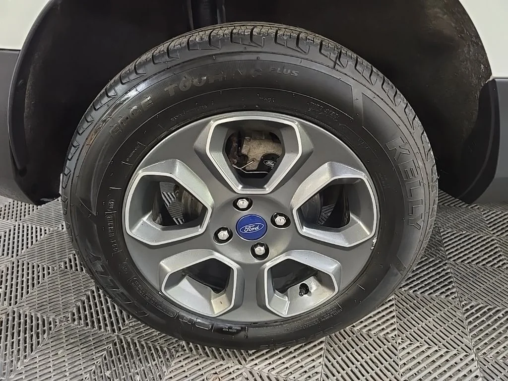 Used 2022 White Ford S image 17