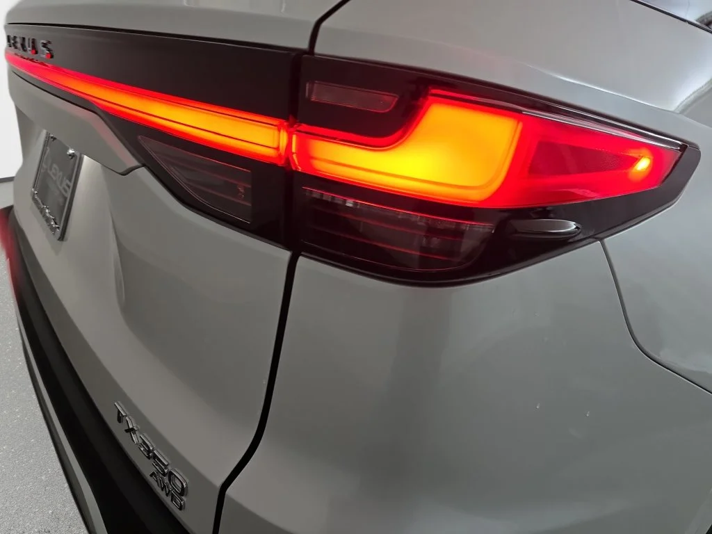 New 2026 Wind Chill Pearl Lexus PREMIUM AWD image 30