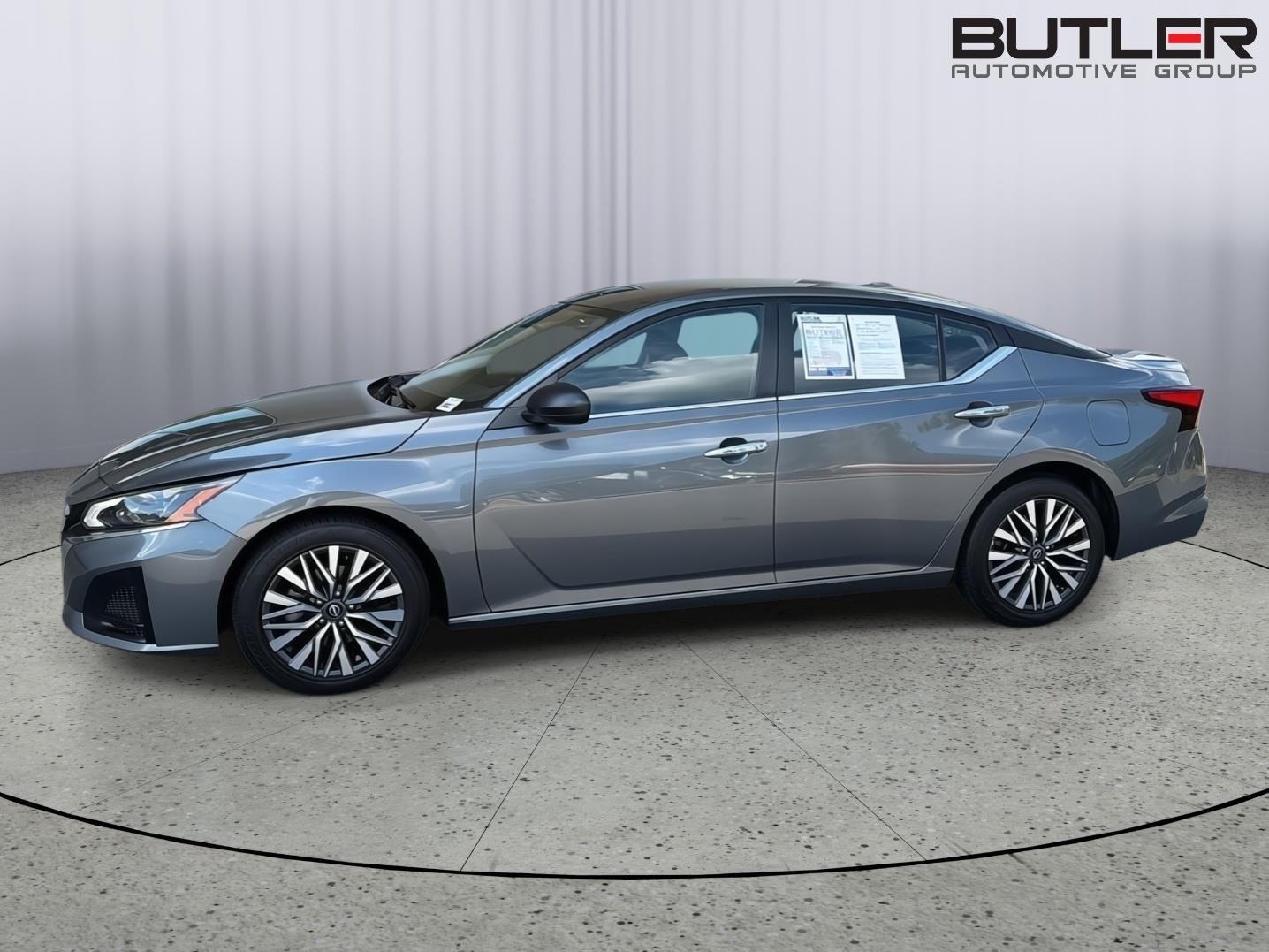 Used 2025 Gun Metallic Nissan SV image 3
