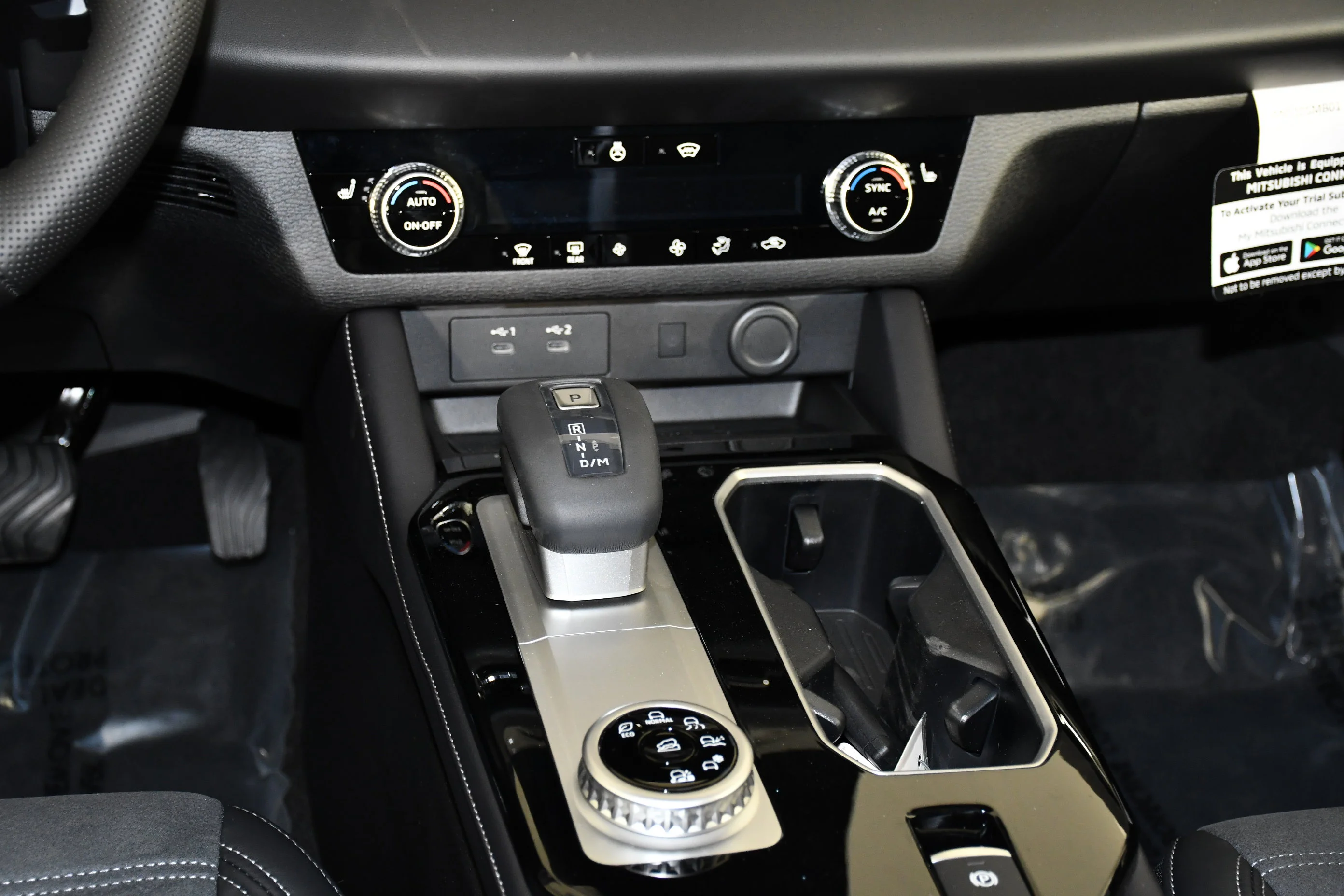 New 2026 Black Diamond Mitsubishi SE image 13