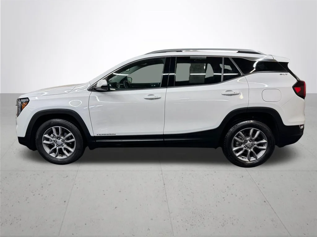 Used 2024 White GMC SLT image 3