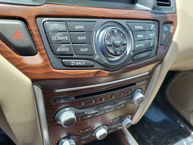 Used 2019 White Nissan Platinum image 32