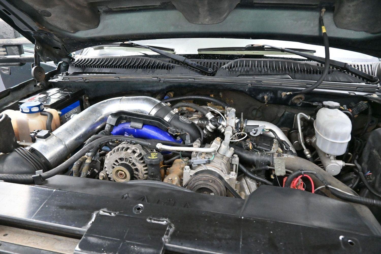 Used 2005 Dark Green Metallic Chevrolet LS image 24