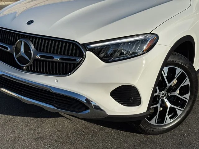 Used 2025 White Mercedes-Benz GLC 350e image 7