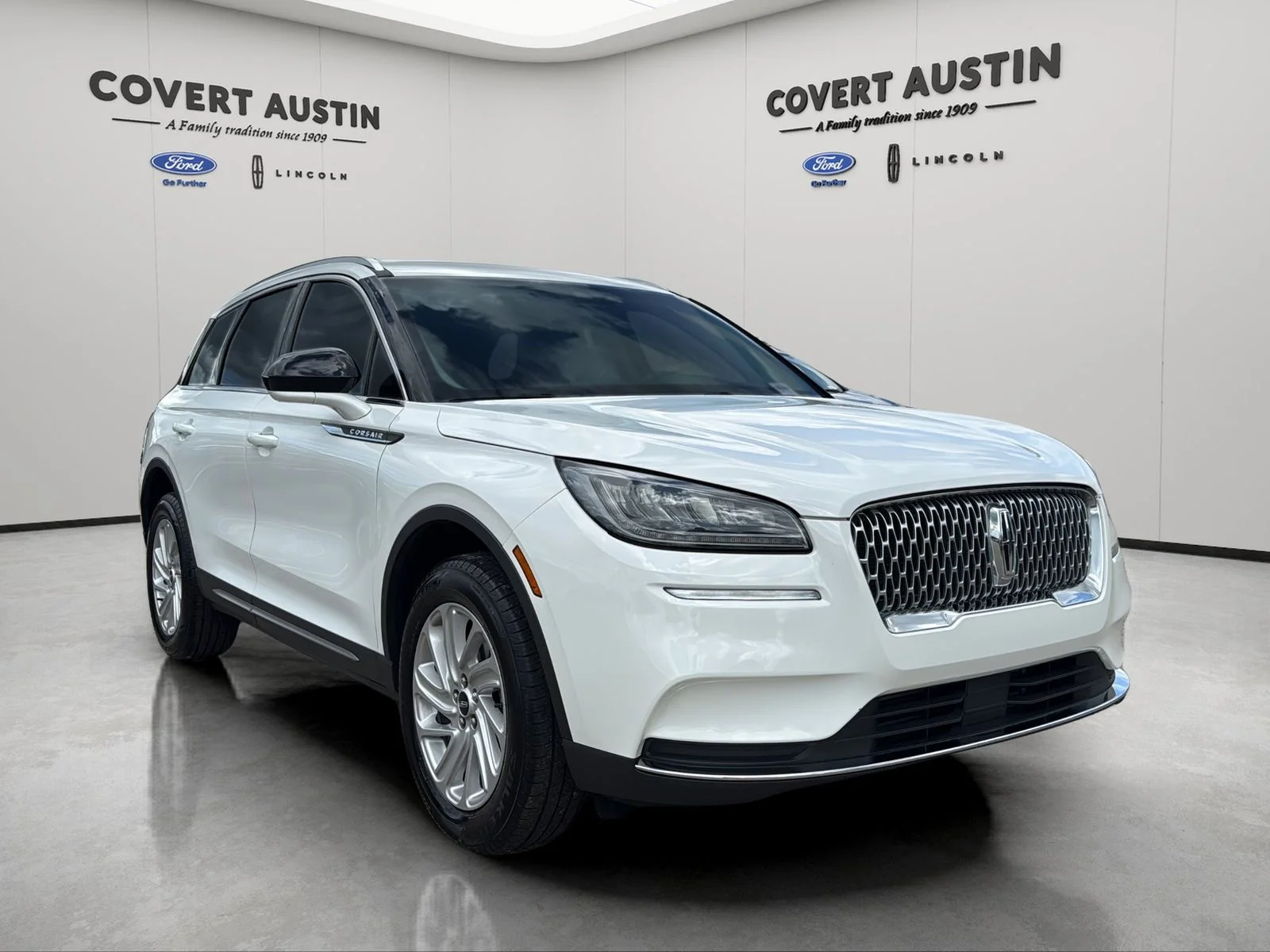 Used 2022 White Lincoln Standard image 7