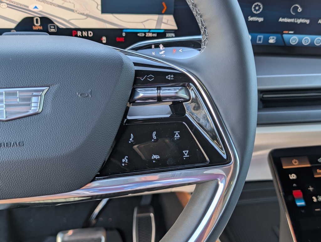 2027 Cadillac VISTIQ Sport - Photo 23