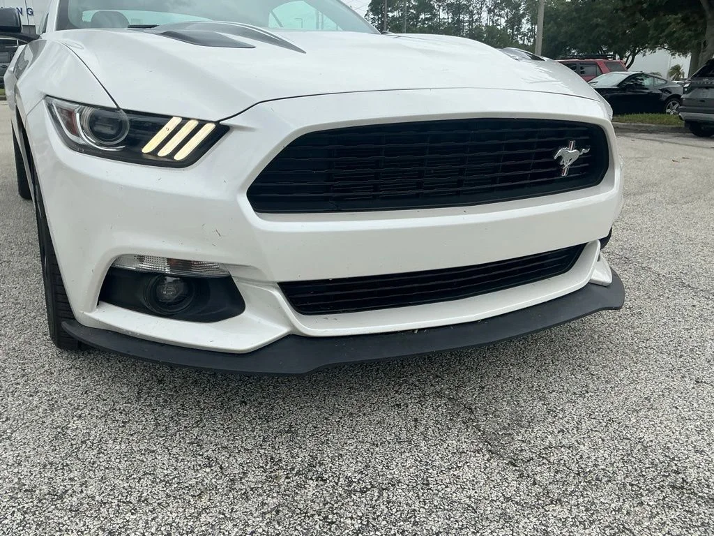Used 2017 White Ford GT Premium image 23