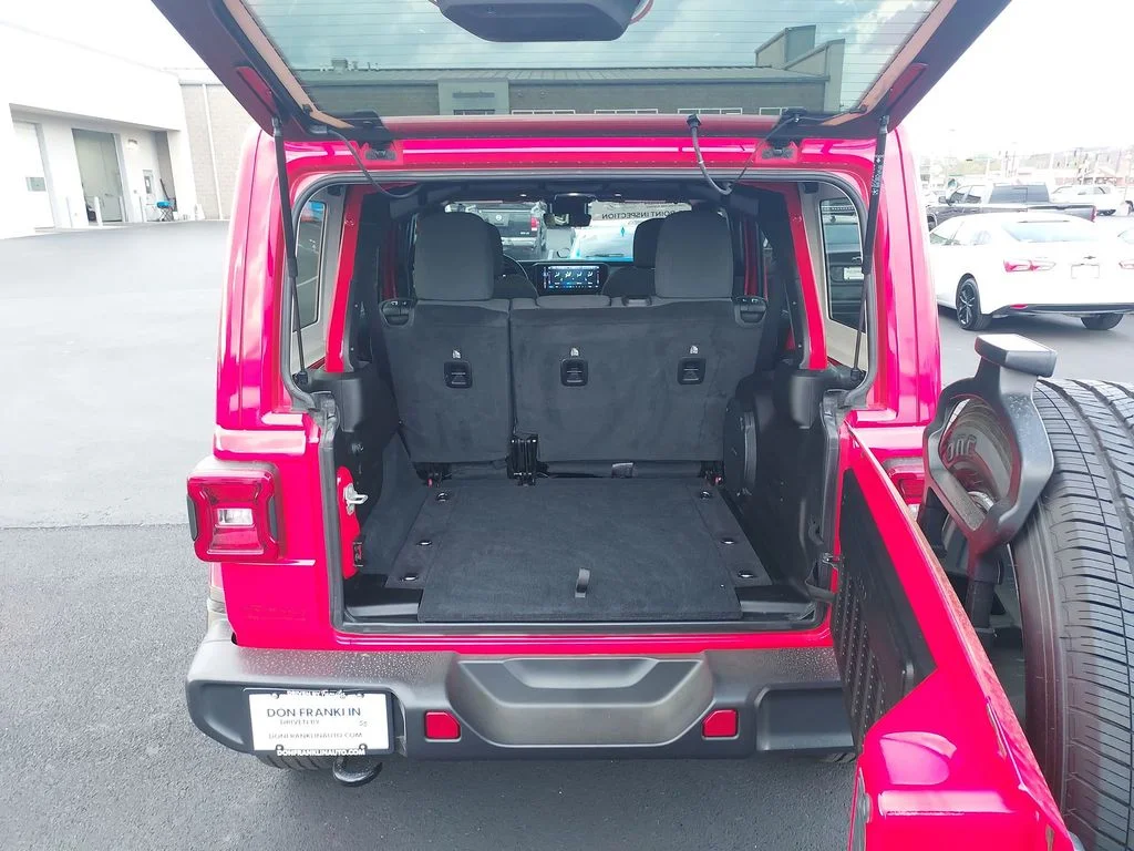 Used 2024 Red Jeep Sahara image 29