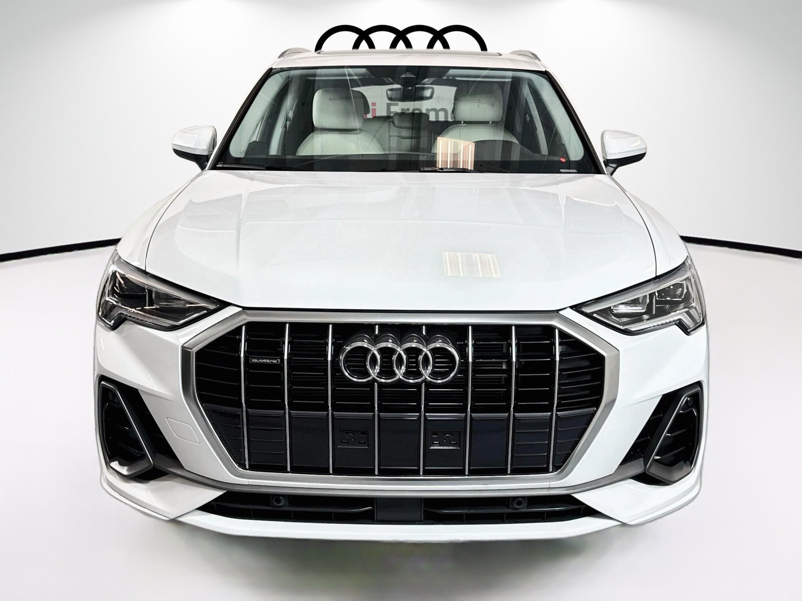 Used 2025 Glacier White Audi S line Premium image 3