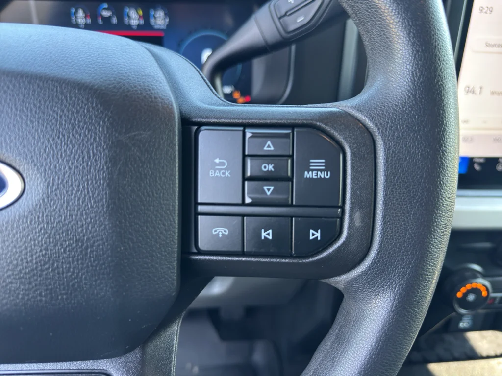 Used 2023 Oxford White Ford XLT image 33