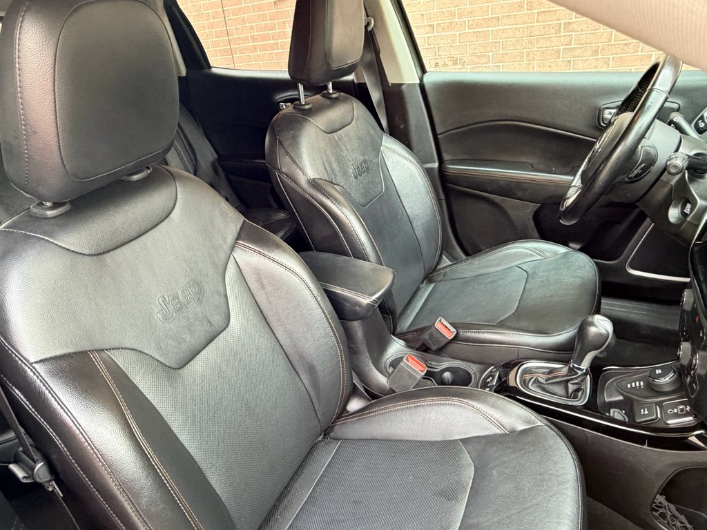 Used 2020 Olive Green Pearlcoat Jeep Limited image 21