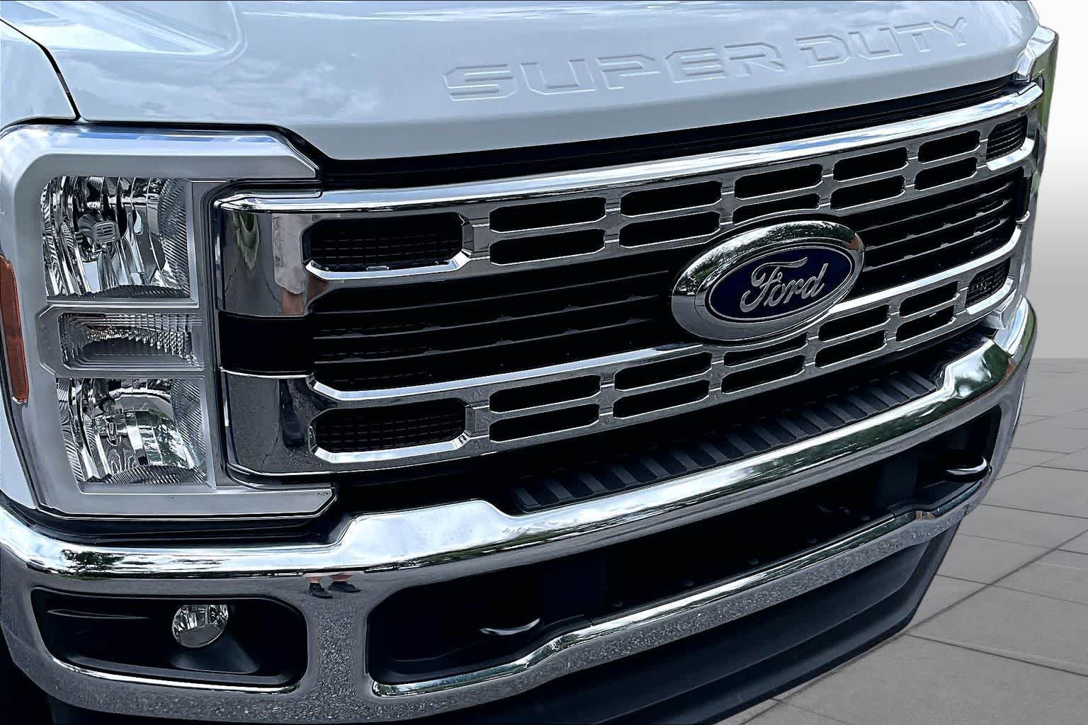 Used 2026 Oxford White Ford XLT image 29