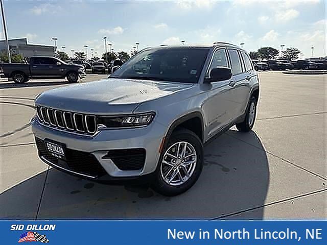 New 2026 Silver Zynith Jeep Laredo image 1