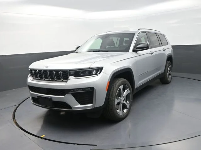 New 2026 Silver Zynith Exterior Paint Jeep Limited image 5