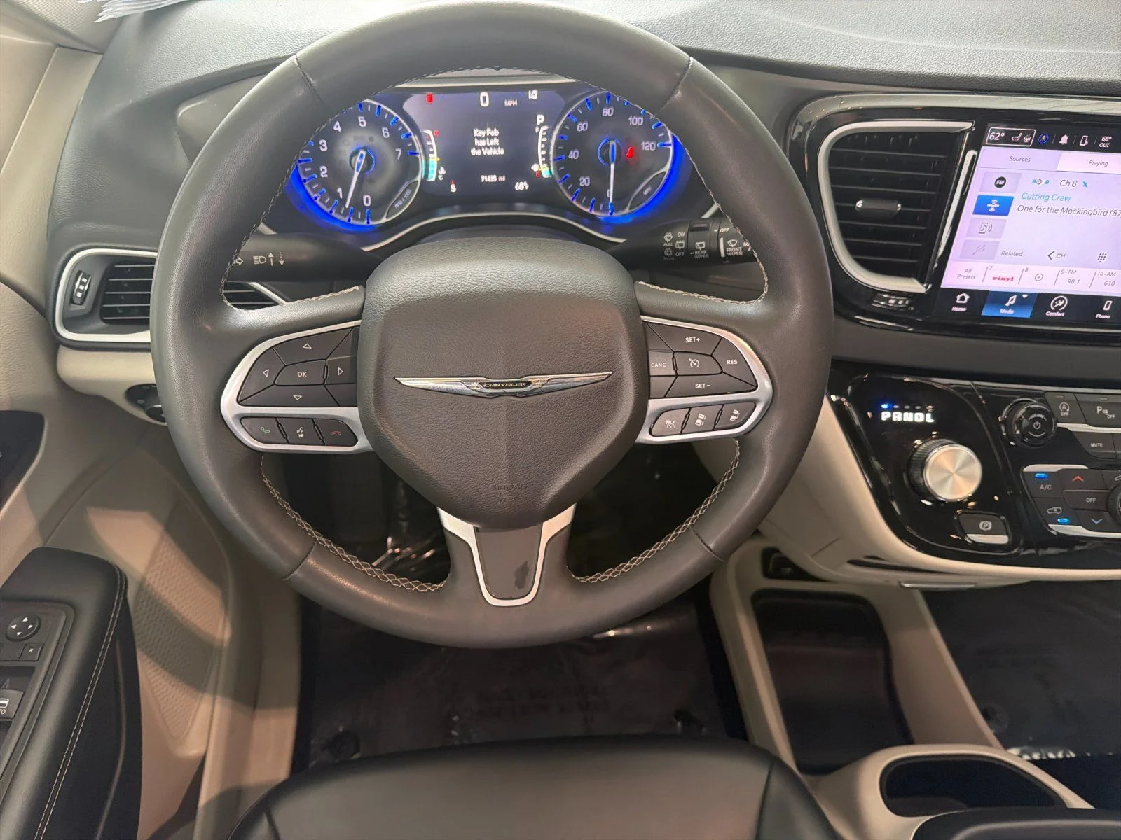 Used 2023 White Chrysler Touring L image 14
