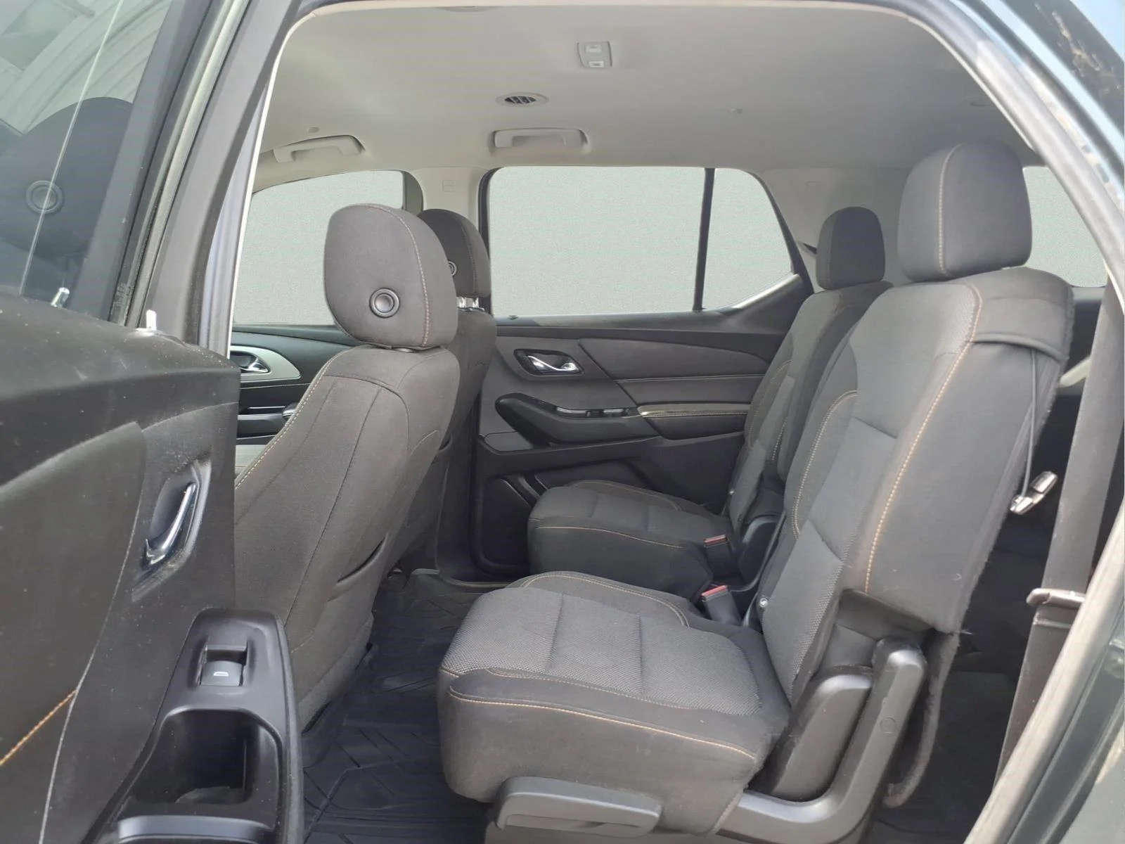 Used 2020 GRAPHITE METALLIC Chevrolet LT Cloth image 12