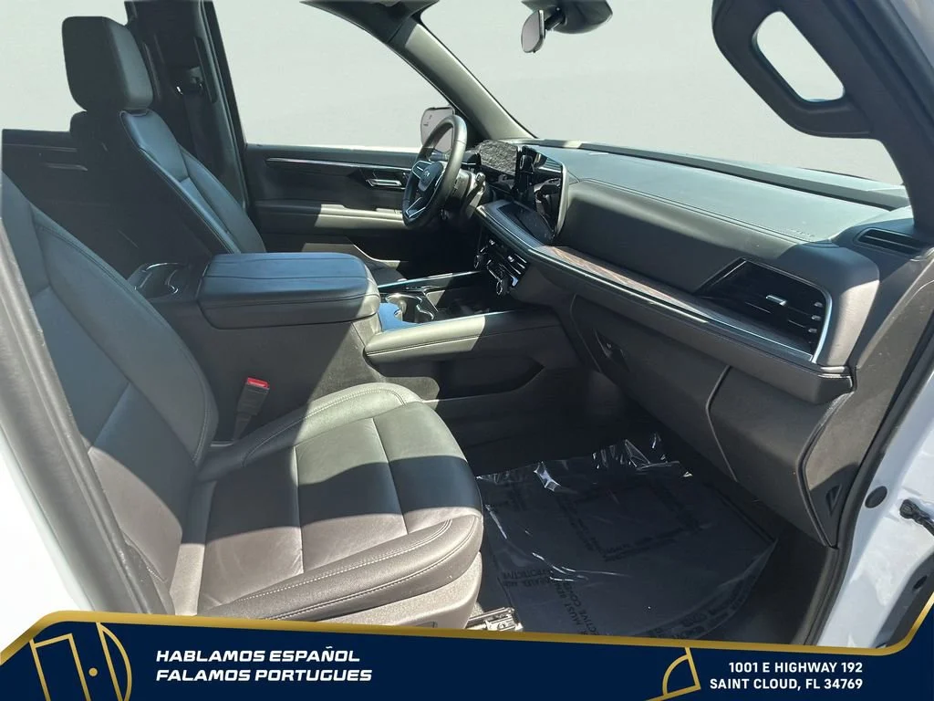 Used 2025 Summit White Chevrolet LT image 33