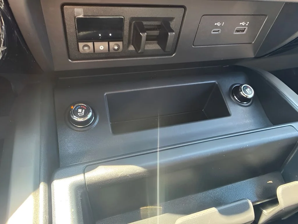 Used 2024 White Nissan Platinum Reserve image 12