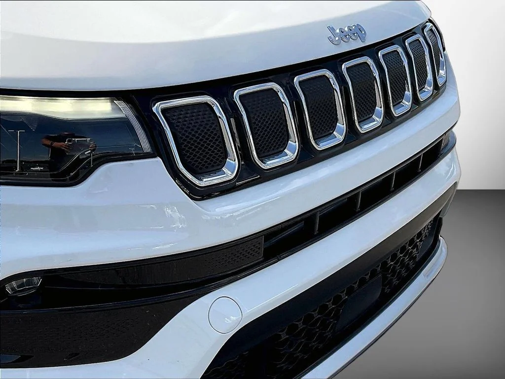 Certified Used 2022 Bright White Clearcoat Jeep Limited image 33