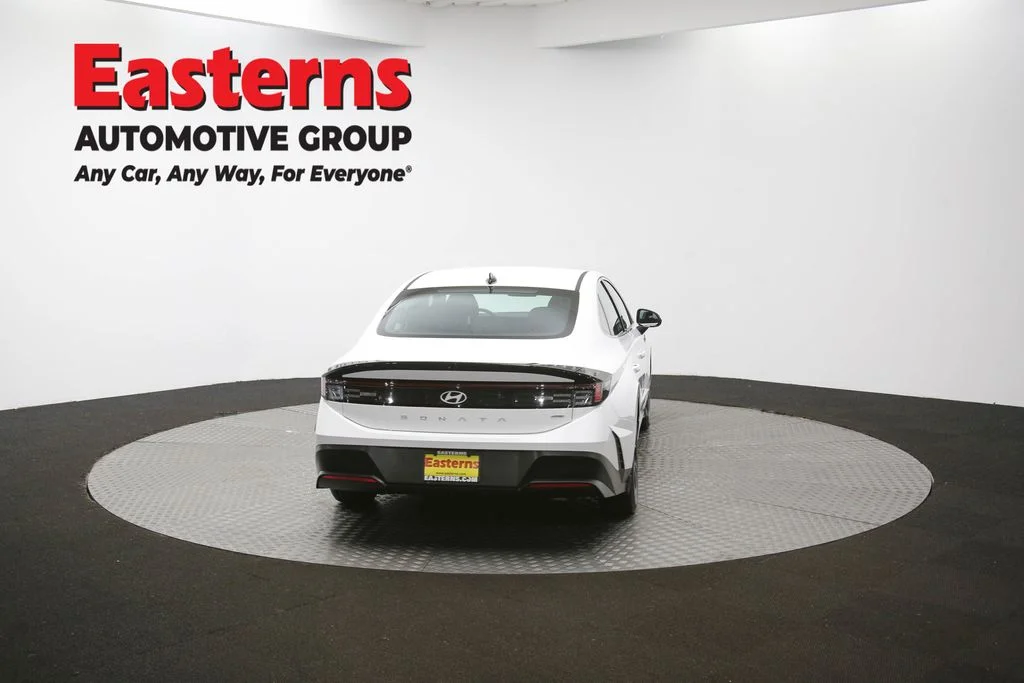 Used 2024 White Hyundai SEL image 38