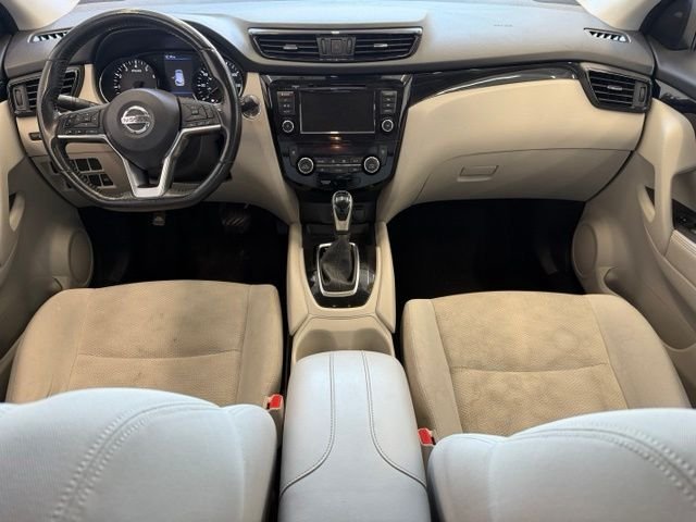 Used 2019 White Nissan SV image 11