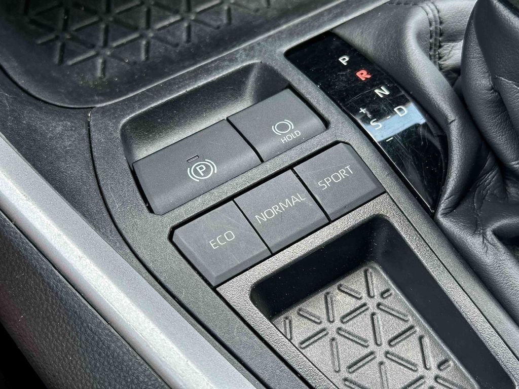 Used 2024 Silver Toyota XLE image 34