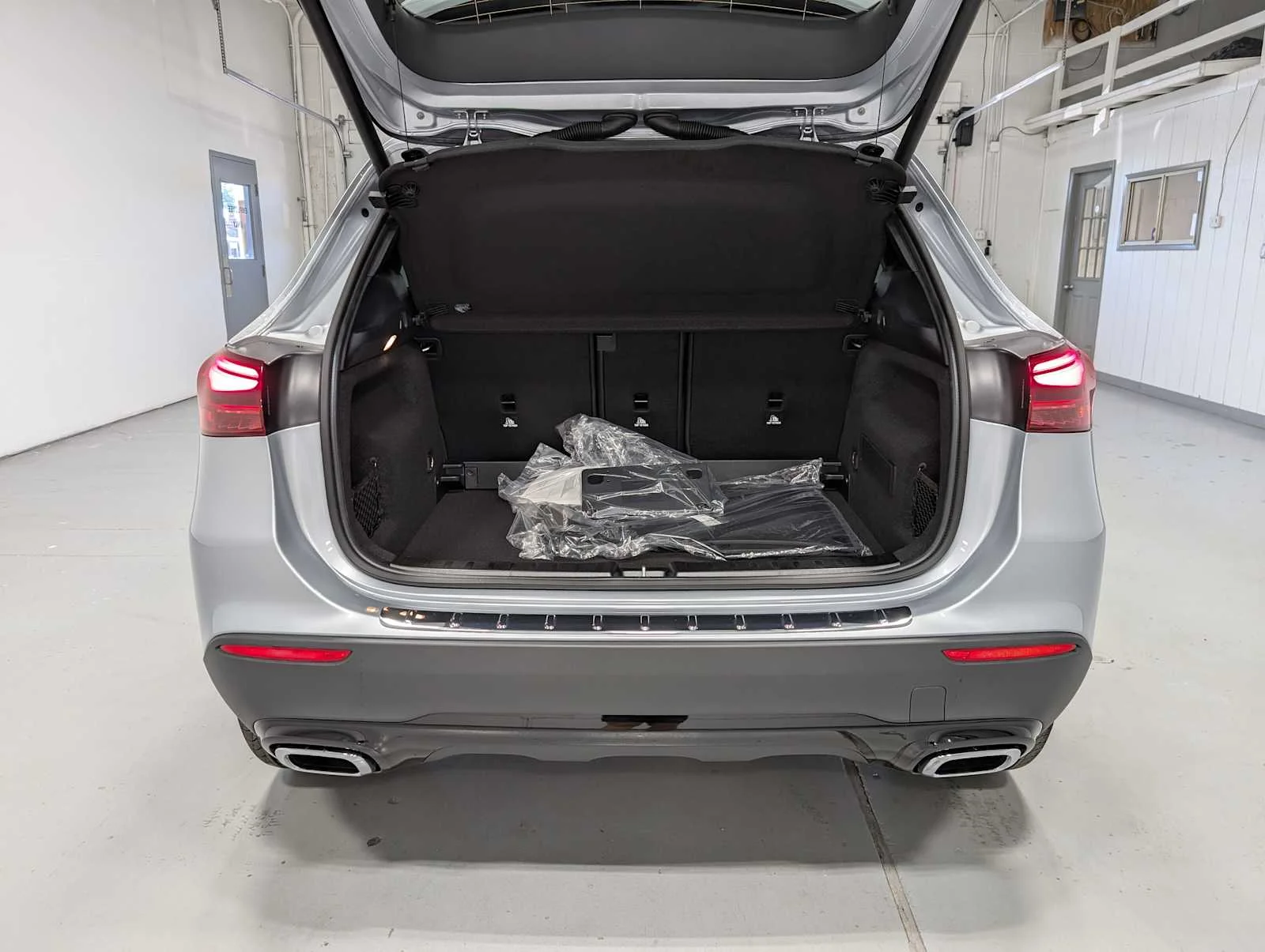 New 2026 Cirrus Silver Metallic Mercedes-Benz GLA 250 image 22