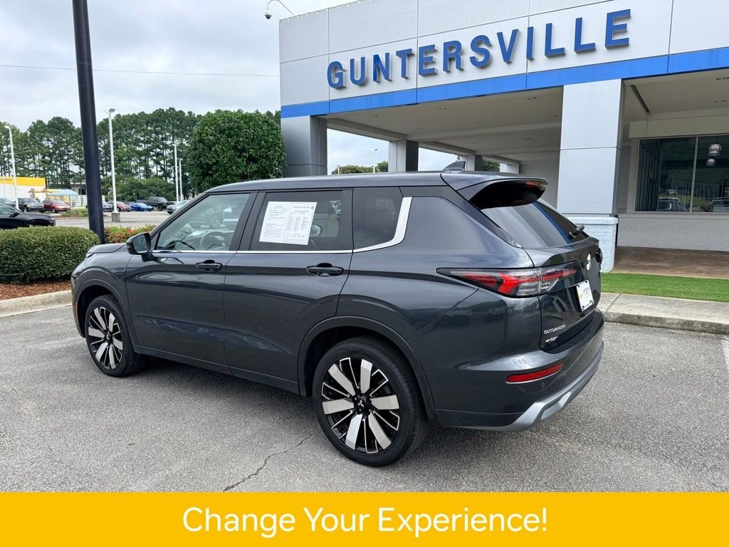 Used 2025  Mitsubishi SE image 21