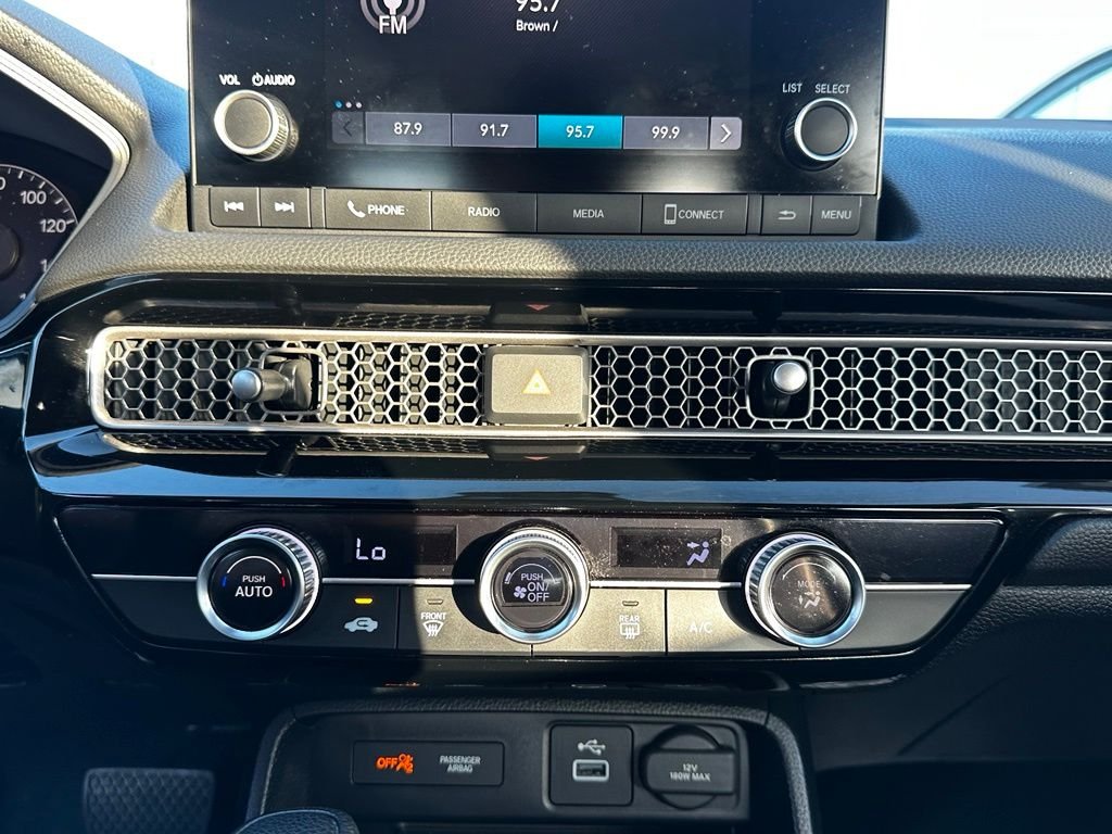 Used 2024  Honda LX image 28