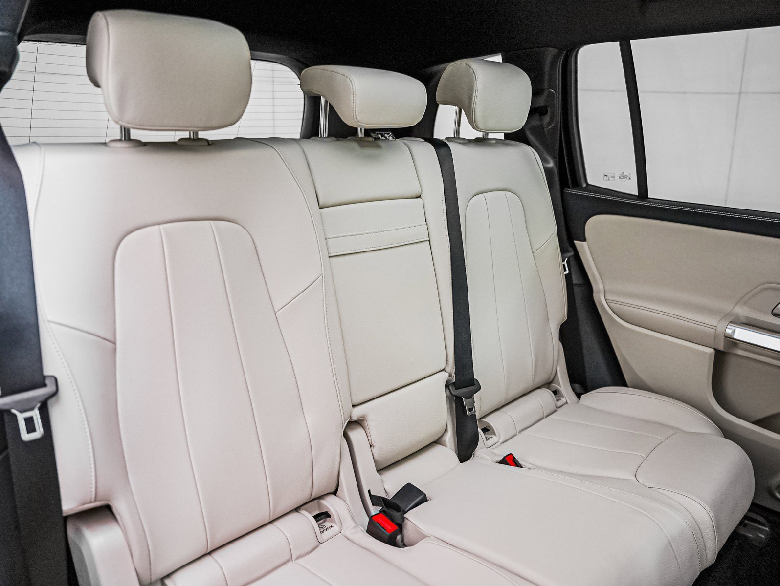 New 2026 Night Black Mercedes-Benz GLB 250 image 13
