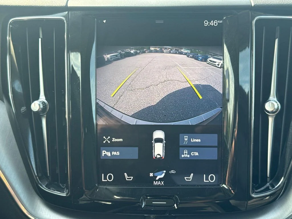 Used 2020 Black Volvo T5 Momentum image 13