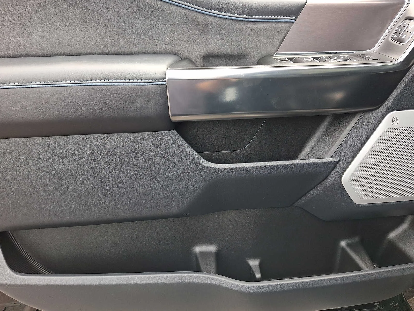 Used 2026 Agate Black Metallic Ford Platinum image 12