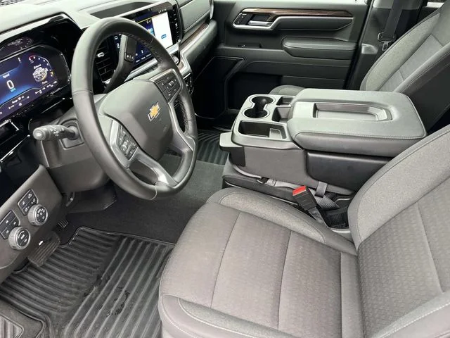 Used 2025 White Chevrolet LT image 24