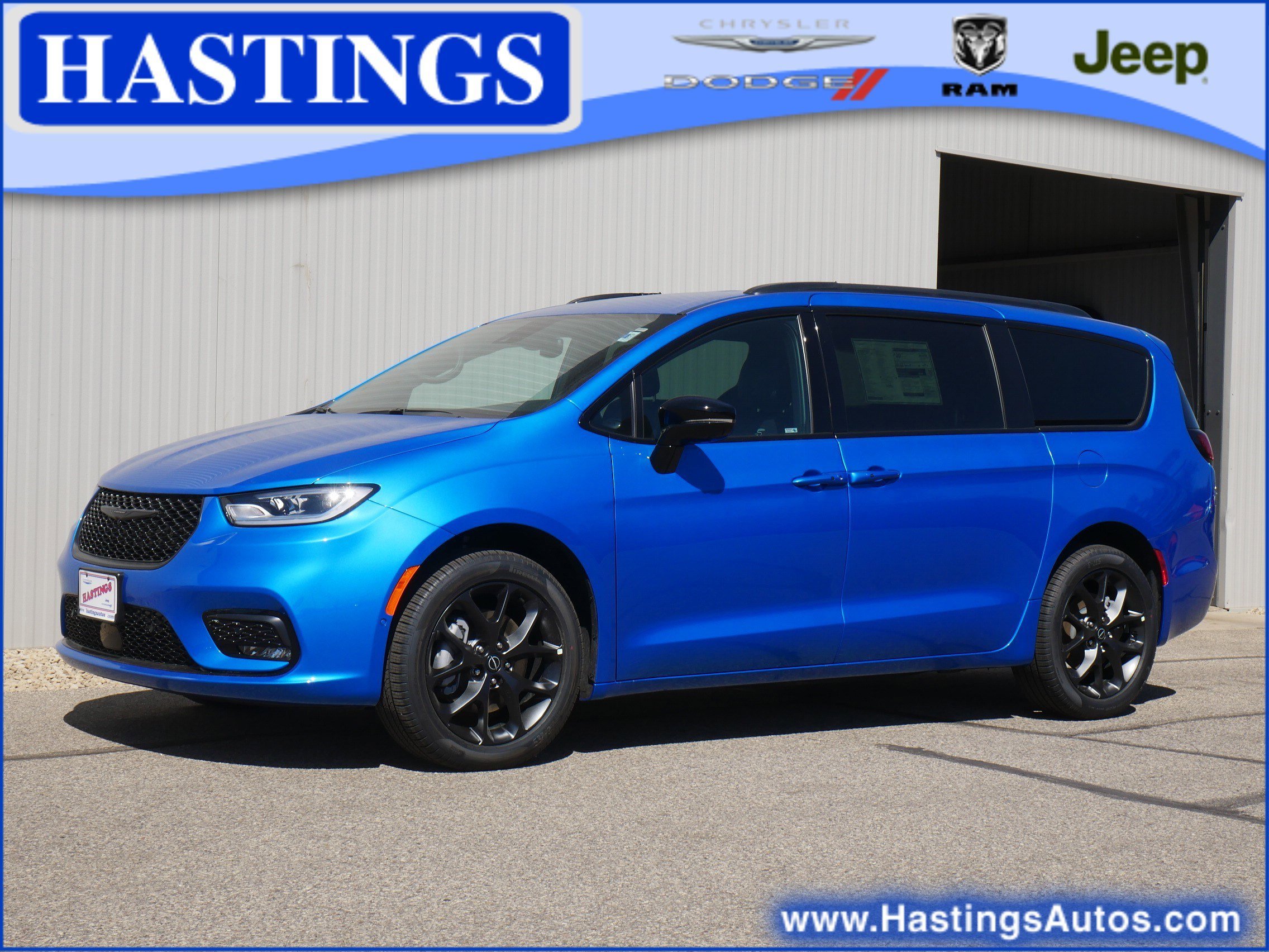 2026 Chrysler Pacifica Select AWD's photo