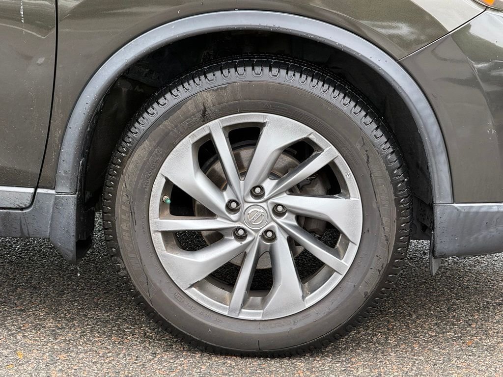 Used 2015 Black Nissan SL image 8