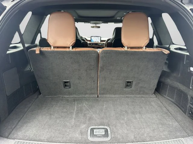 Used 2020 Red Lincoln Reserve image 13