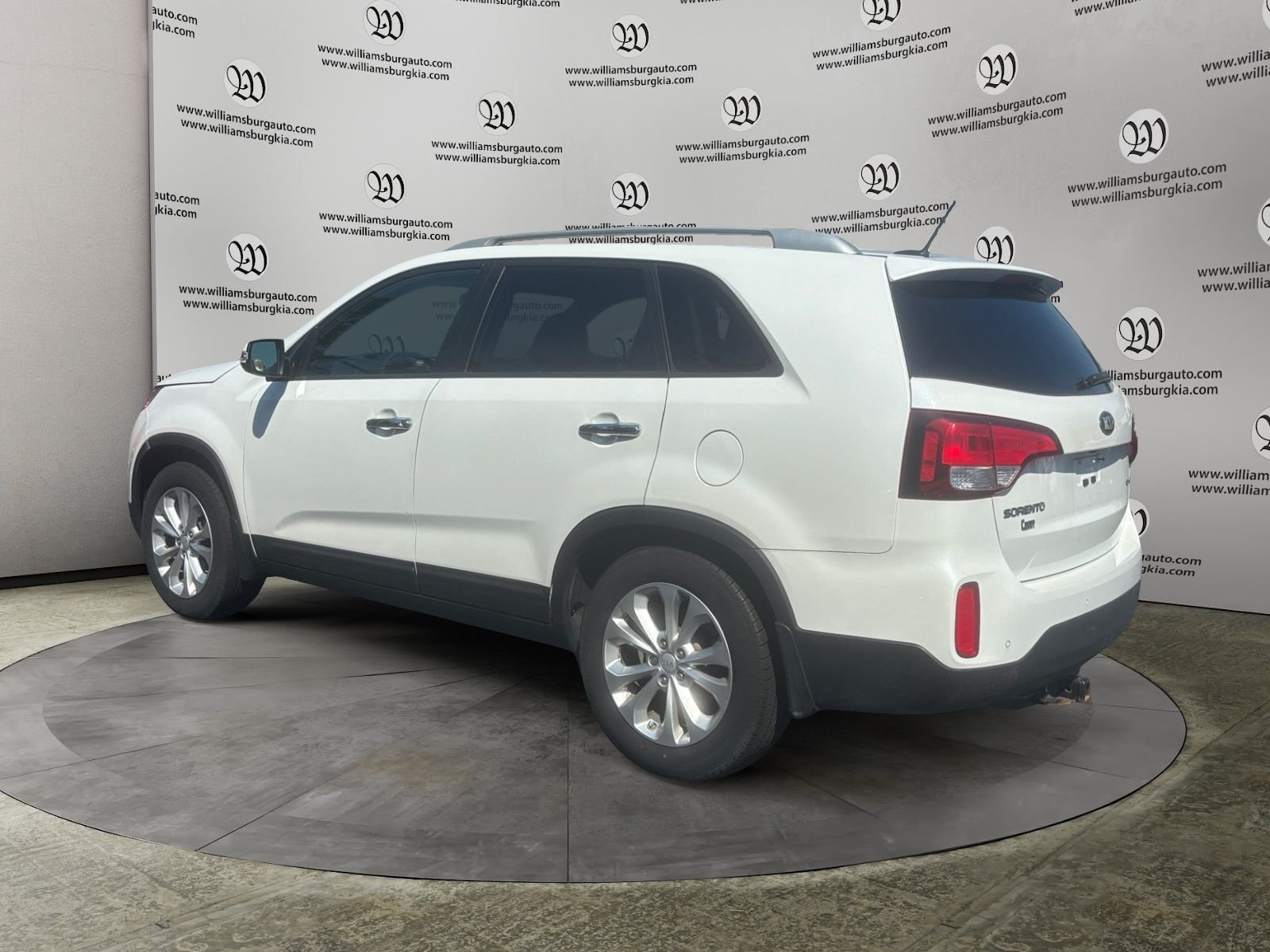 Used 2015 White Kia EX image 3