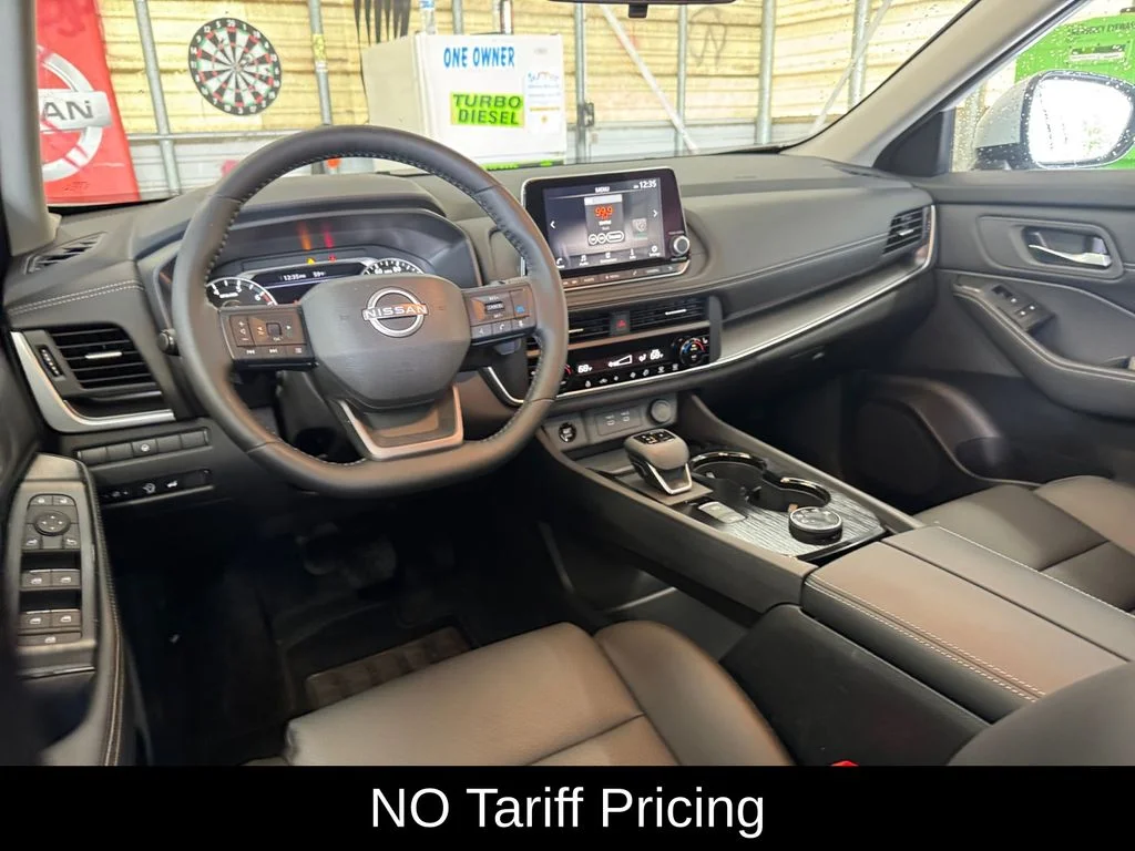 Used 2025 White Nissan SV image 17