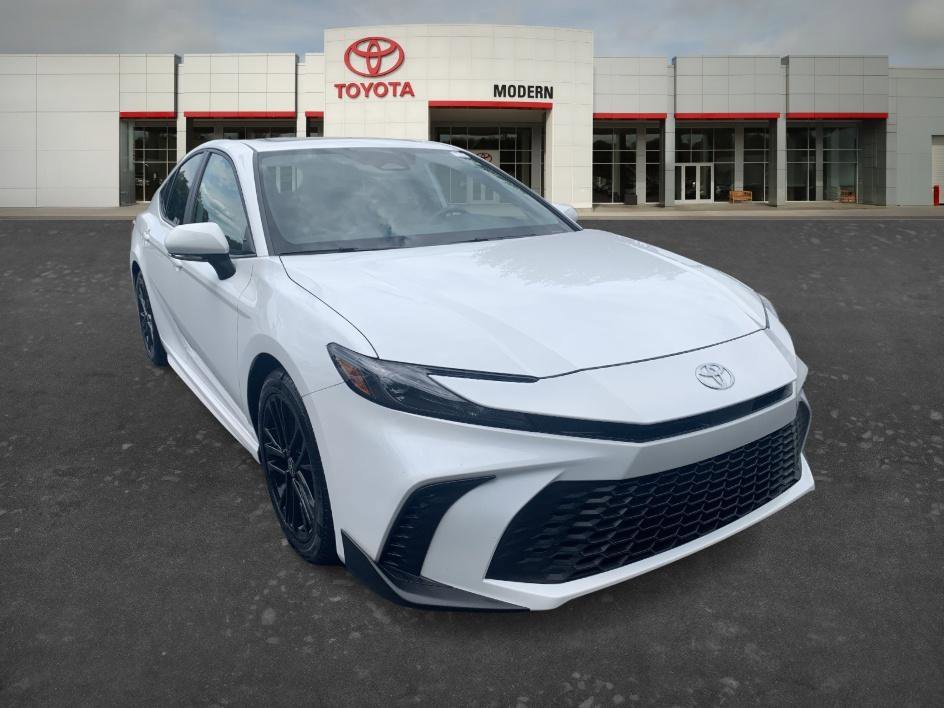 Certified Used 2025 Ice Toyota SE image 3