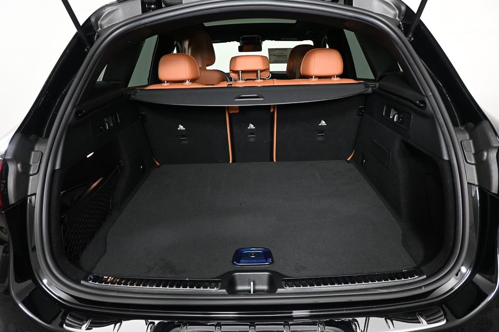 New 2026 Black Mercedes-Benz GLC 300 image 29