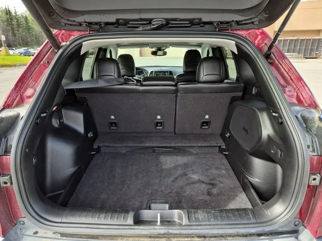 Used 2021 Velvet Jeep Limited image 23