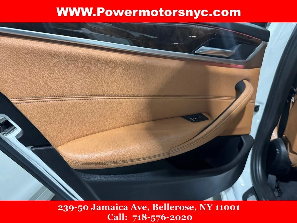 Used 2019 White BMW 540i xDrive image 28