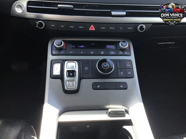 Used 2024 Silver Hyundai SEL image 18