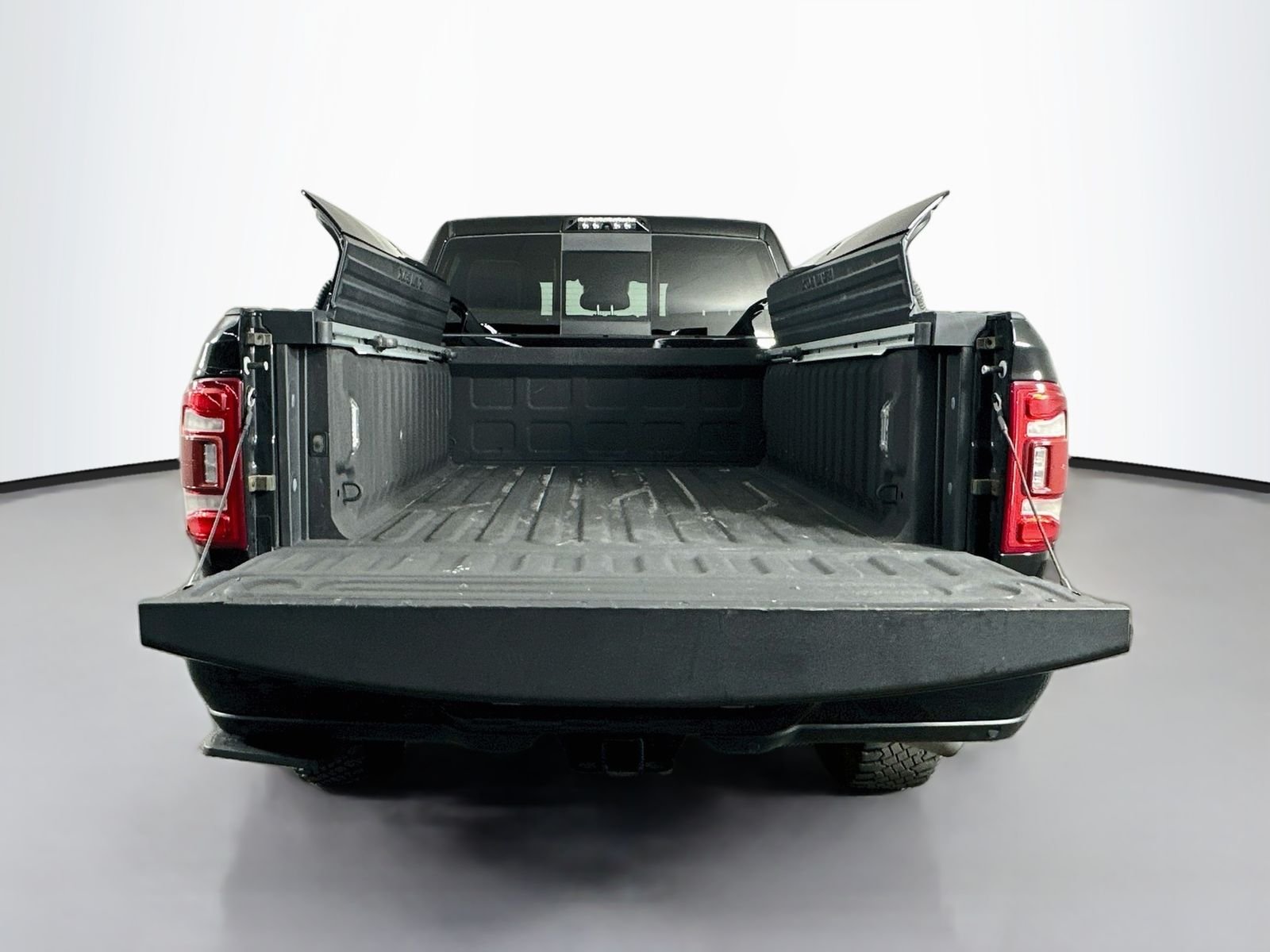 Used 2019 Diamond Black Crystal Pearlcoat Ram Limited image 26