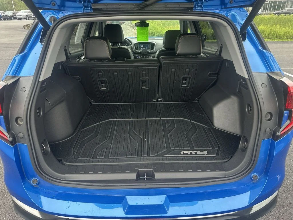 Used 2024 Blue GMC AT4 image 31
